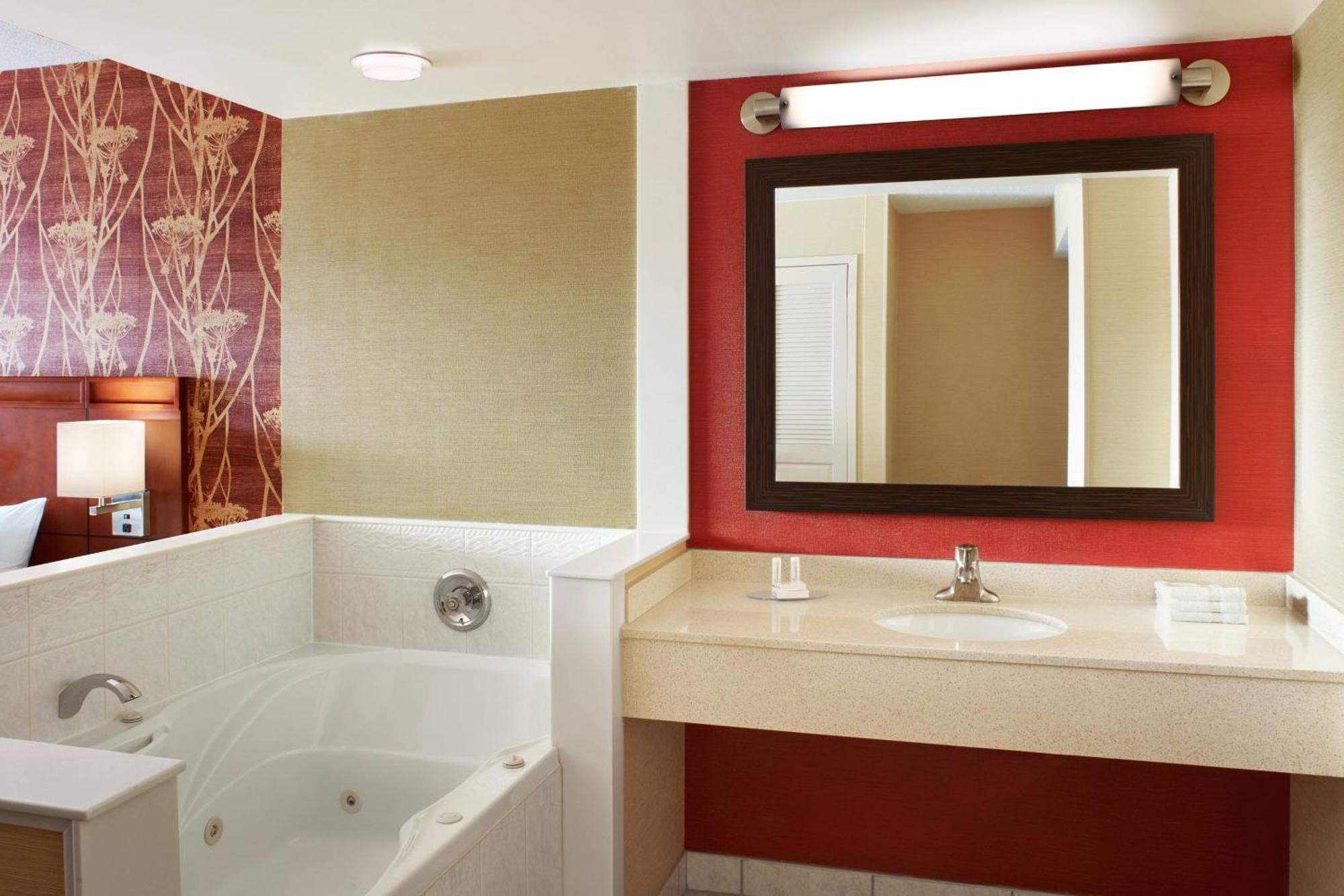 Courtyard By Marriott Niagara Falls Exterior photo